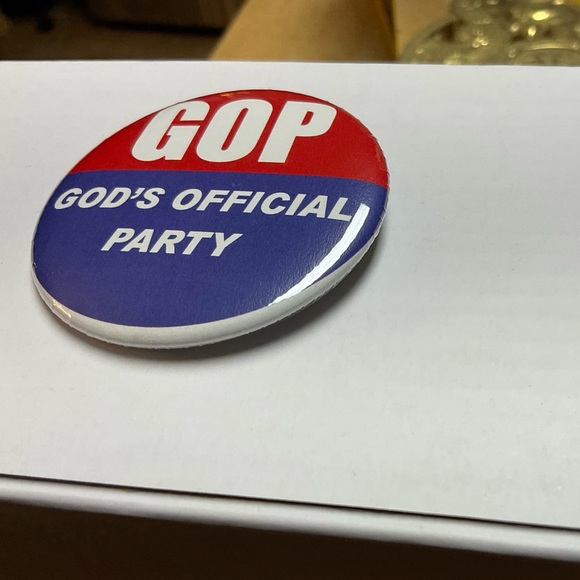 🇺🇸🕊 “GOP God’s Official Party” 2 1/4” Unisex Button! - Picture 4 of 8